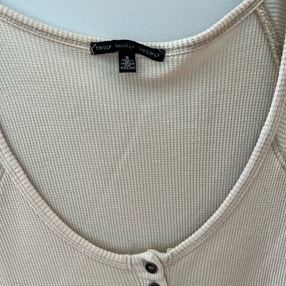 Long Sleeve Ribbed Top - Picture 3 of 3